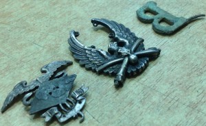 Части от знаков серебро