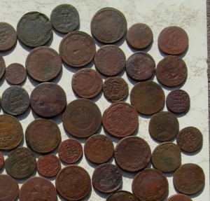 100 медных копаных монет