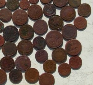 100 медных копаных монет