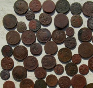 100 медных копаных монет