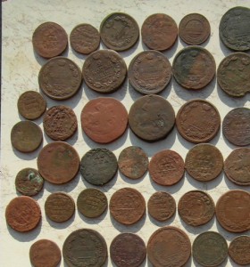 100 медных копаных монет № 2