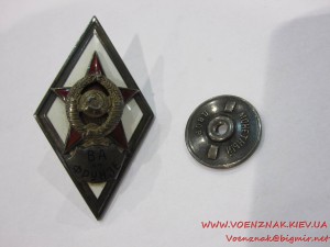 ВА имени Фрунзе, герб на "усах".