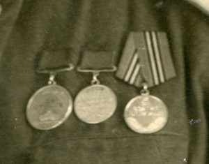 Фото с двумя медалями на квадроколодках