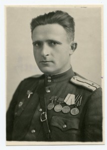 Фото с двумя медалями на квадроколодках