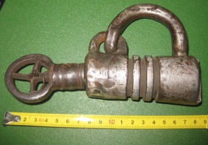 Замок с ключом