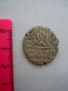 Семь исламских монет весом 7,6-7,7г. каждая.