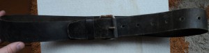 ремень одношпеньковый черного цвета. Довоенный ?
