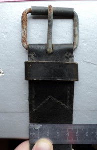 ремень одношпеньковый черного цвета. Довоенный ?