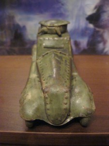 Довоенная жестяная игрушка Броневик.