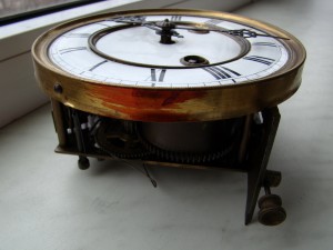 Большие настенные часы (19 в).