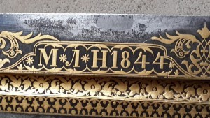 ОЧЕНЬ ДОРОГОЙ КИНЖАЛ в золоте