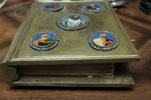 Книга Евангелие , и Оклад к книге