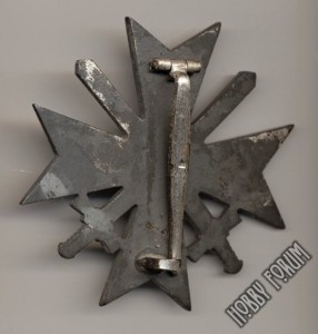 Кресты военных заслуг I класса с мечами, клеймо