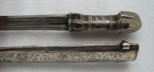 Кинжал в серебре