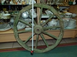 Колесо от телеги.