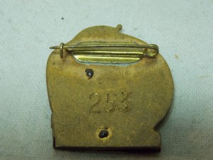 За восхождение на пик Ленина 1962 г. с дипломом.