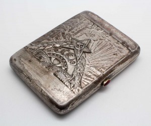 Портсигар СОЦРЕАЛИЗМ, АГИТАЦИЯ, Мастерские МОАХ отличный!