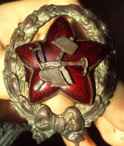 Знак красного командира РККА. Эмаль переложена.