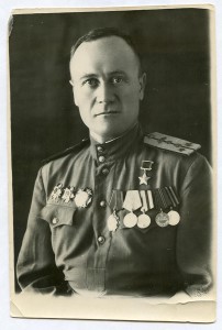 ГСС Мороз Даниил Ефимович – командир батареи.