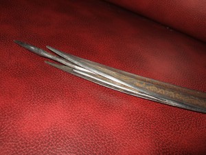 Кинжал.
