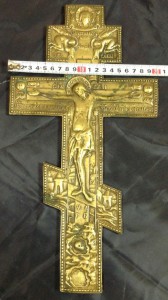 Огромный крест
