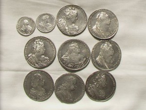 10 монет 1724г - 1747г