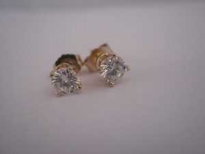 золотые серёжки с бриллиантами 0.6 ct.