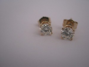 золотые серёжки с бриллиантами 0.6 ct.