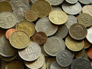 Иностранные монеты оптом. От 5-10 кг. 900 рублей.