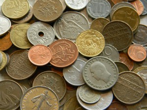 Иностранные монеты оптом. От 5-10 кг. 900 рублей.