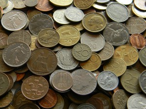 Иностранные монеты оптом. От 5-10 кг. 900 рублей.