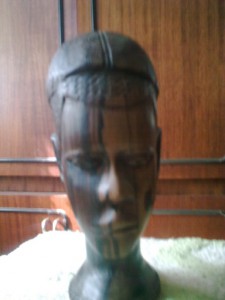 Статуэтка из черного дерева "голова африканского юноши"