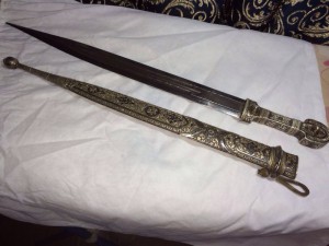 Кинжал с имперским орлом и арабской вязью