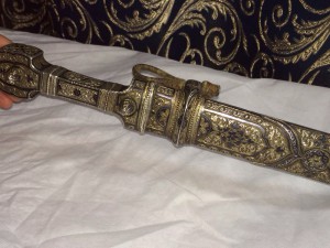 Кинжал с имперским орлом и арабской вязью