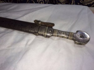 Кинжал с имперским орлом и арабской вязью