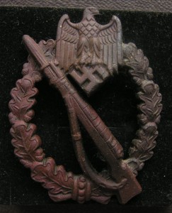 Мотопех KWK редкий , ранний знак  в бронзе, массив.