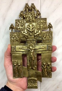Большой крест с предстоящими. Весь в клеймах.