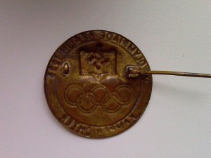 Знак три вопроса.