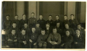 Калинин с группой награждённых