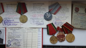 2 ЗП на председателя колхоза "Победа" в коробках и на доках