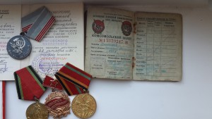 2 ЗП на председателя колхоза "Победа" в коробках и на доках