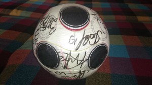 мяч с ЧЕ 2008 с автографами