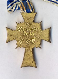 Крест немецкой матери в золоте