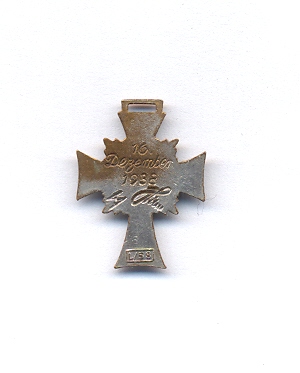 Крест немецкой матери в золоте