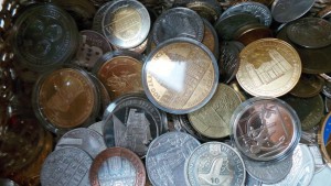 Сток памятных медалей, жетонов, экю