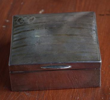 Серебряная шкатулка или посеребрение? Подскажите.