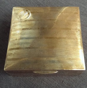 Серебряная шкатулка или посеребрение? Подскажите.