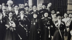 Полковник Третьяков с казаками на присяге атамана