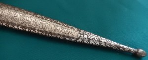 Кинжал в серебряной насечке