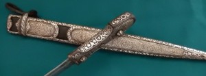 Кинжал в серебряной насечке